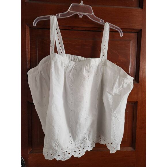 Maurices 3x white Eyelet Swing Tank Top (R) - Picture 2 of 7